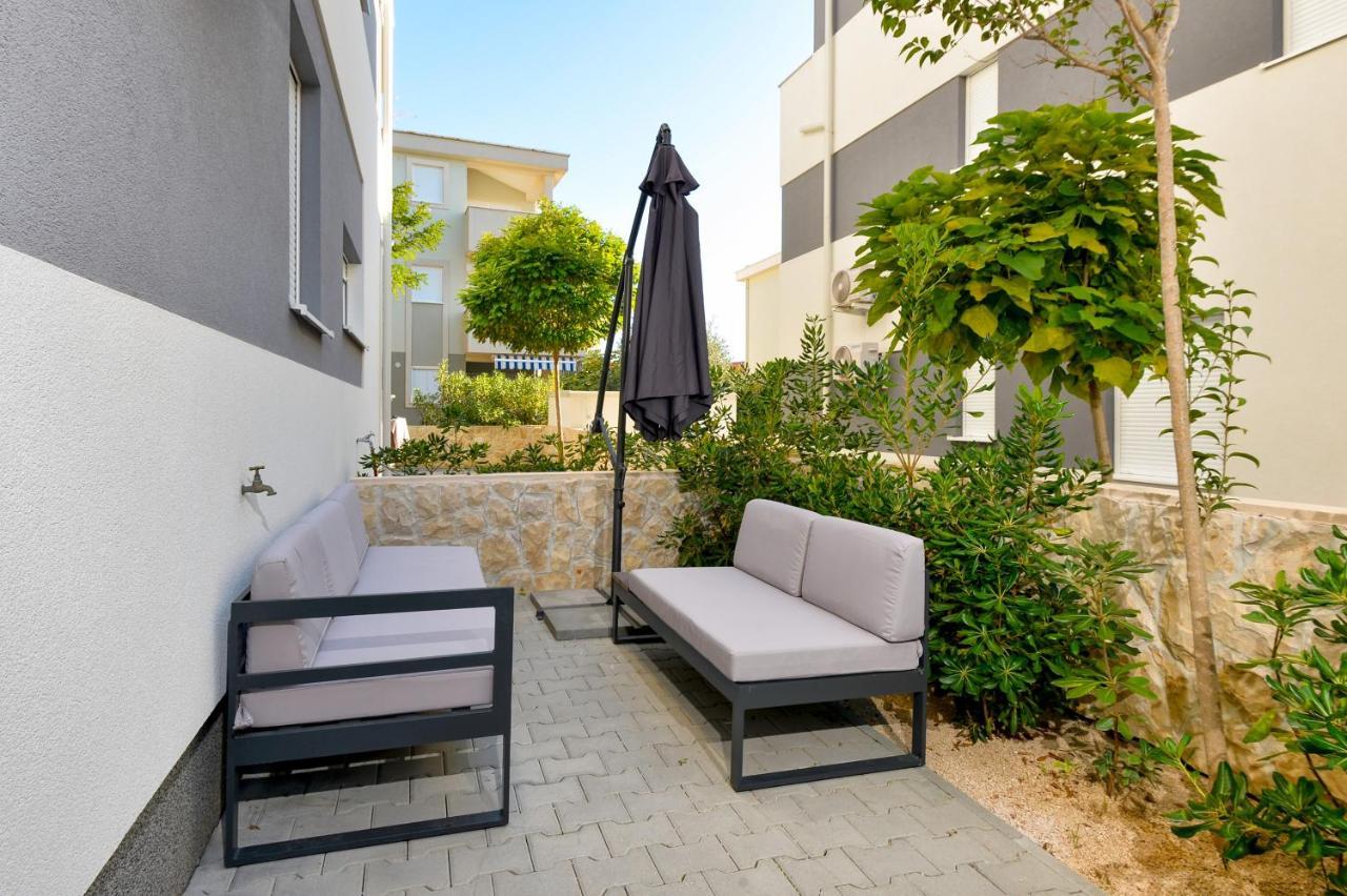 Relax Apartments Novalja Eksteriør bilde