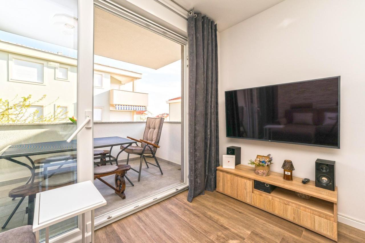 Relax Apartments Novalja Eksteriør bilde