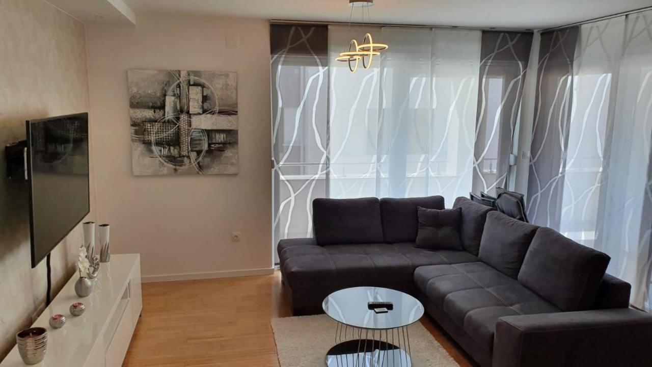 Relax Apartments Novalja Eksteriør bilde